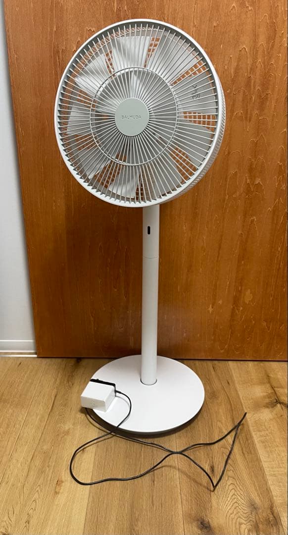 BALMUDA GreenFan ホワイト スタンド扇風機 特徴 | The GreenFan | BALMUDA（バルミューダ）公式サイト