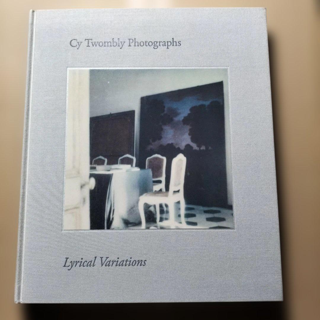 サイ・トゥオンブリーの写真 変奏のリリシズム Cy Twombly - メルカリ
