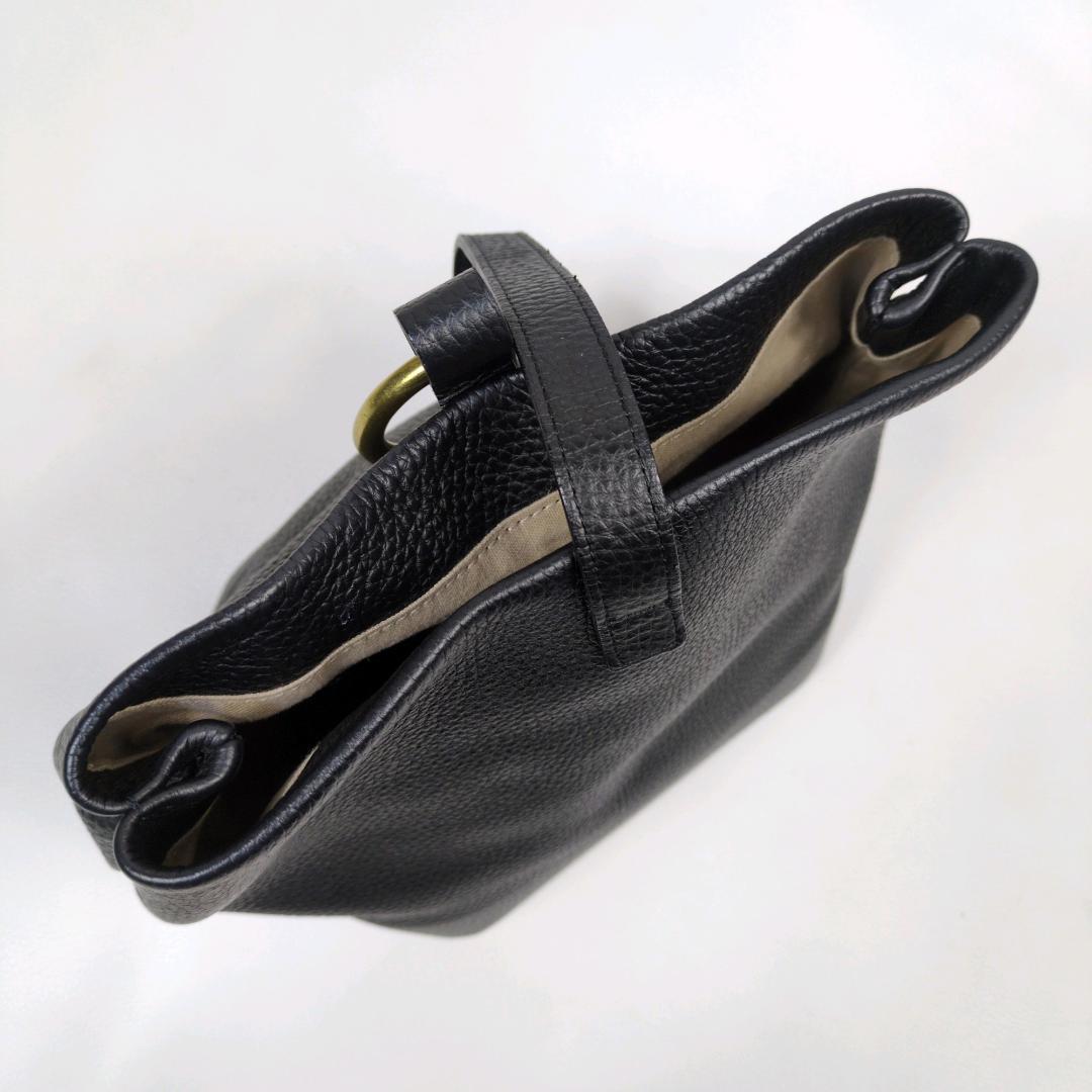 美品 MARROW マロウ Ring Handle ブラック ハンドバッグ シボ - メルカリ