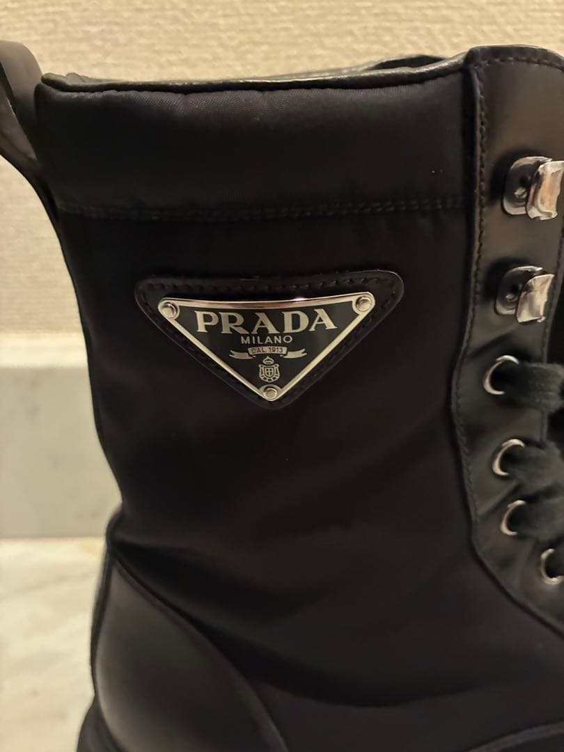 美品】PRADA ブラッシュド コンバット ブーツ 2UE011 サイズ9 - メルカリ