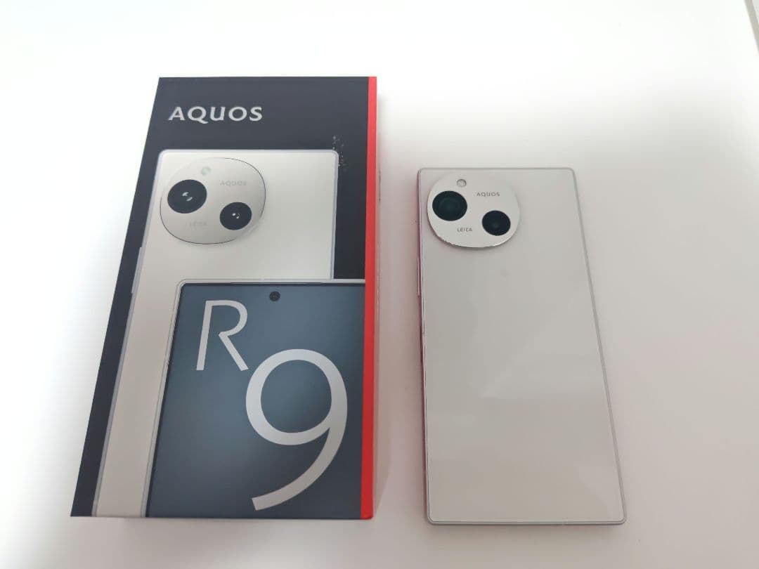 美品　AQUOS R9 256GB ホワイト SH-M28 SIMフリー シャープ(SHARP) AQUOS R9 SH-M28 WH ホワイト 6.5型 12GB/256GB SIM
