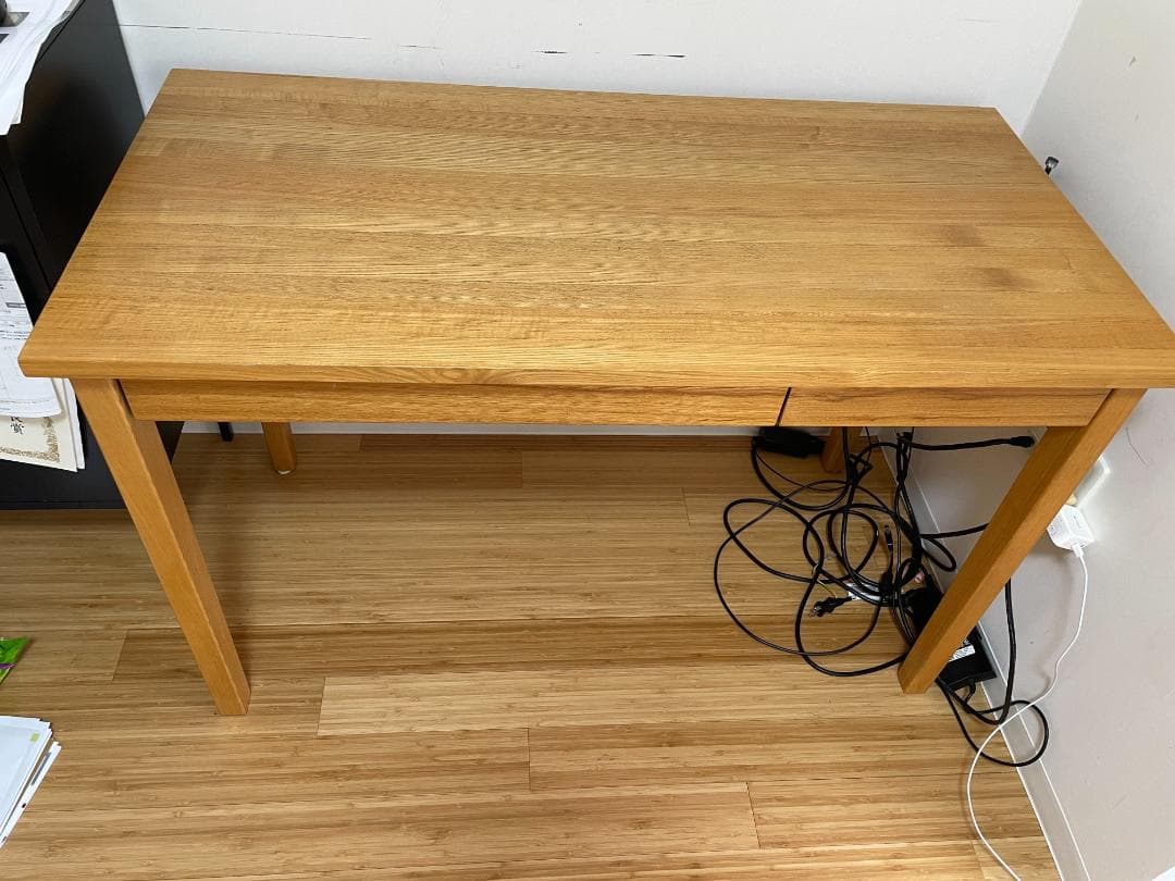無印良品 木製デスク 天然木（タモ材） 稀少なタモ材を使用した無印良品(MUJI)のパーソナルデスク。シンプルで