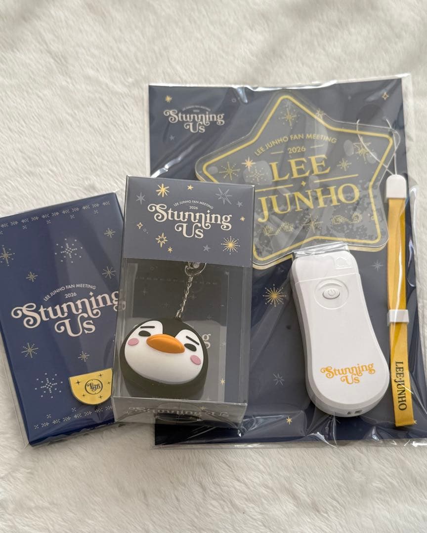 LEE JUNHOペンライト＆ペンペン ボイスキーリング＆ポッピングCARD
