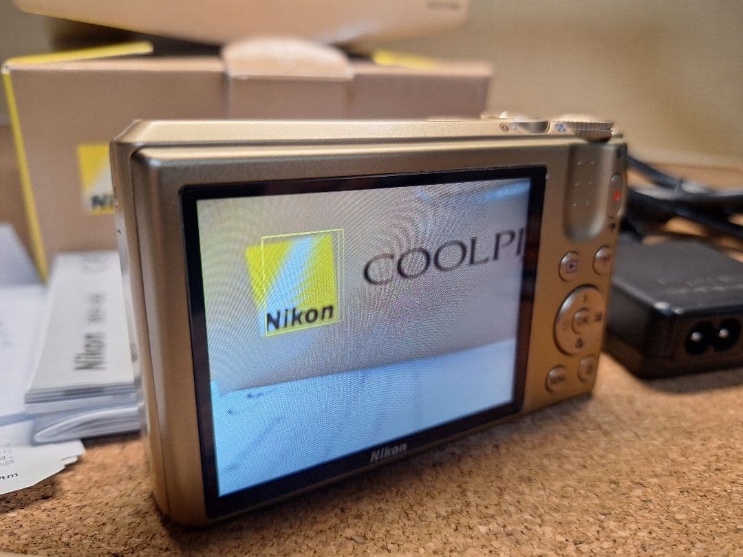 Nikon COOLPIX S7000 ゴールド Near Mint-Nikon COOLPIX S7000 Gold 20x 16.0MP Camera English