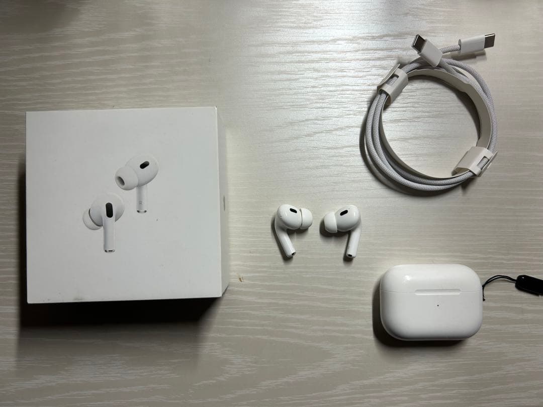 AirPods Pro 第2世代 USB-Cモデル 正規品 箱・ケーブル付き AirPods Pro（第2世代）USB-Cタイプを購入。Lightning版と何が違う
