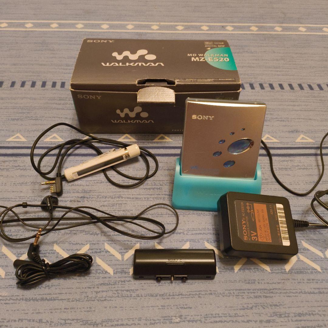 【値下げしました】SONY MDウォークマン　付属品、箱付き SONY ソニー MD WALKMAN ウォークマン ポータブルMD MZ-R3 【中古品