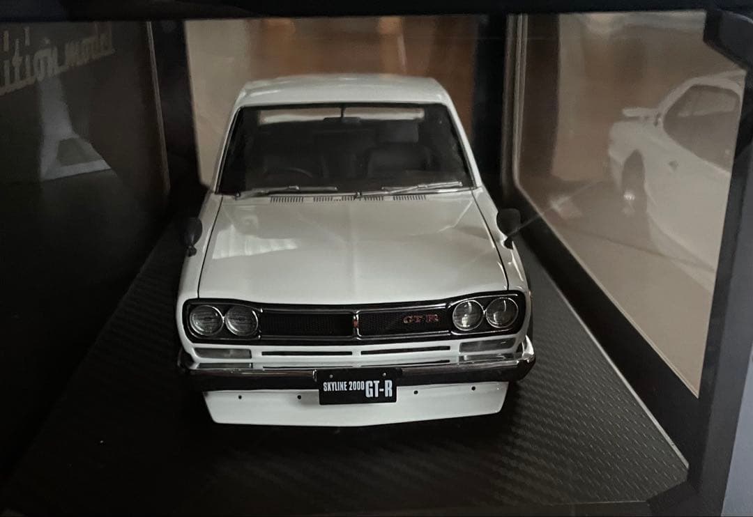 ミニカー IG3235 1/18 Nissan Skyline 2000 GT-R 000000119146_RzW55Vs.jpg