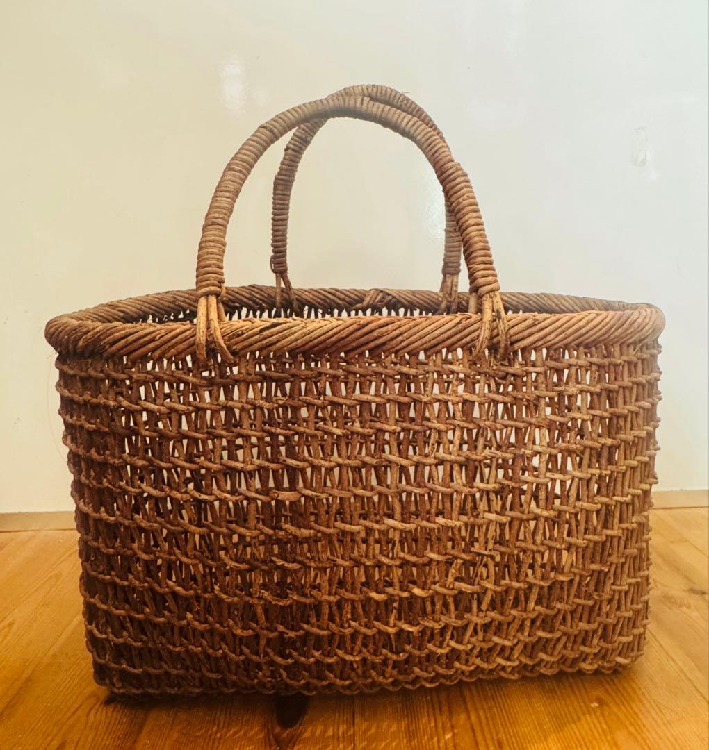 あけび籠　天然素材　国産あけび蔓　丸みのあるナチュラルバッグ　バッグ 新色入荷！あけび蔓のかごバッグ