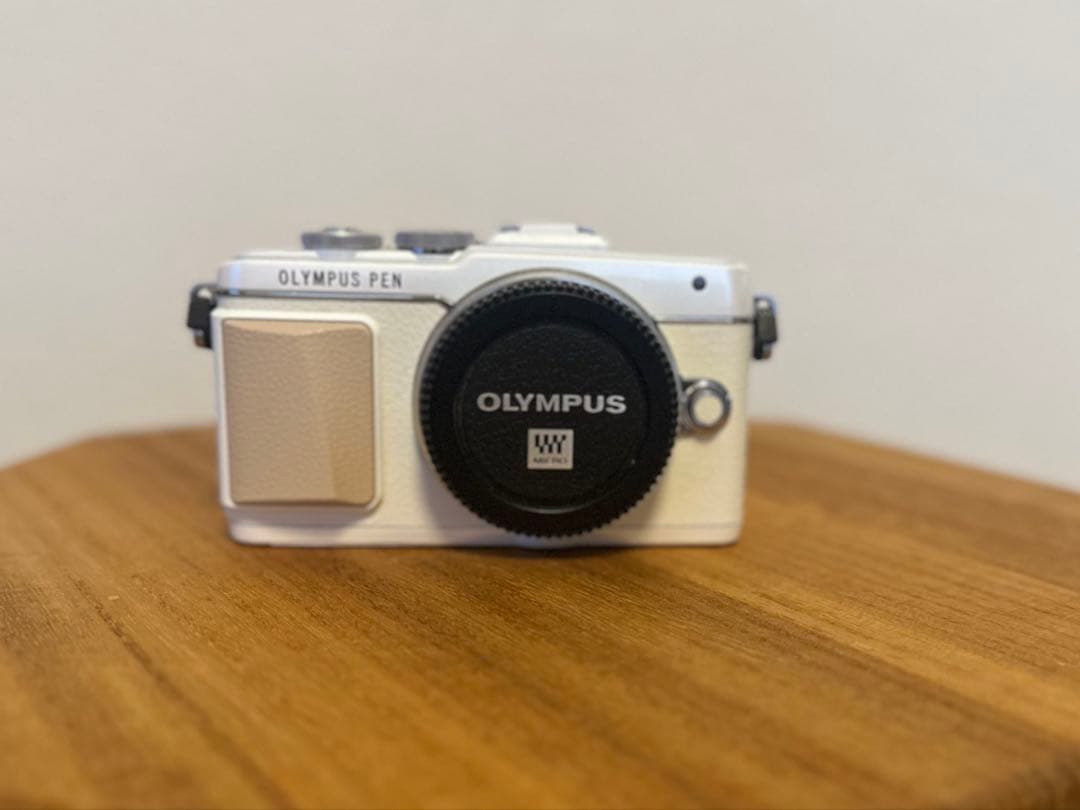 OLYMPUS PEN E-PL7 ホワイト ダブルズームキットショット数265 OLYMPUS PEN Lite E-PL7 EZ ダブルズームキット