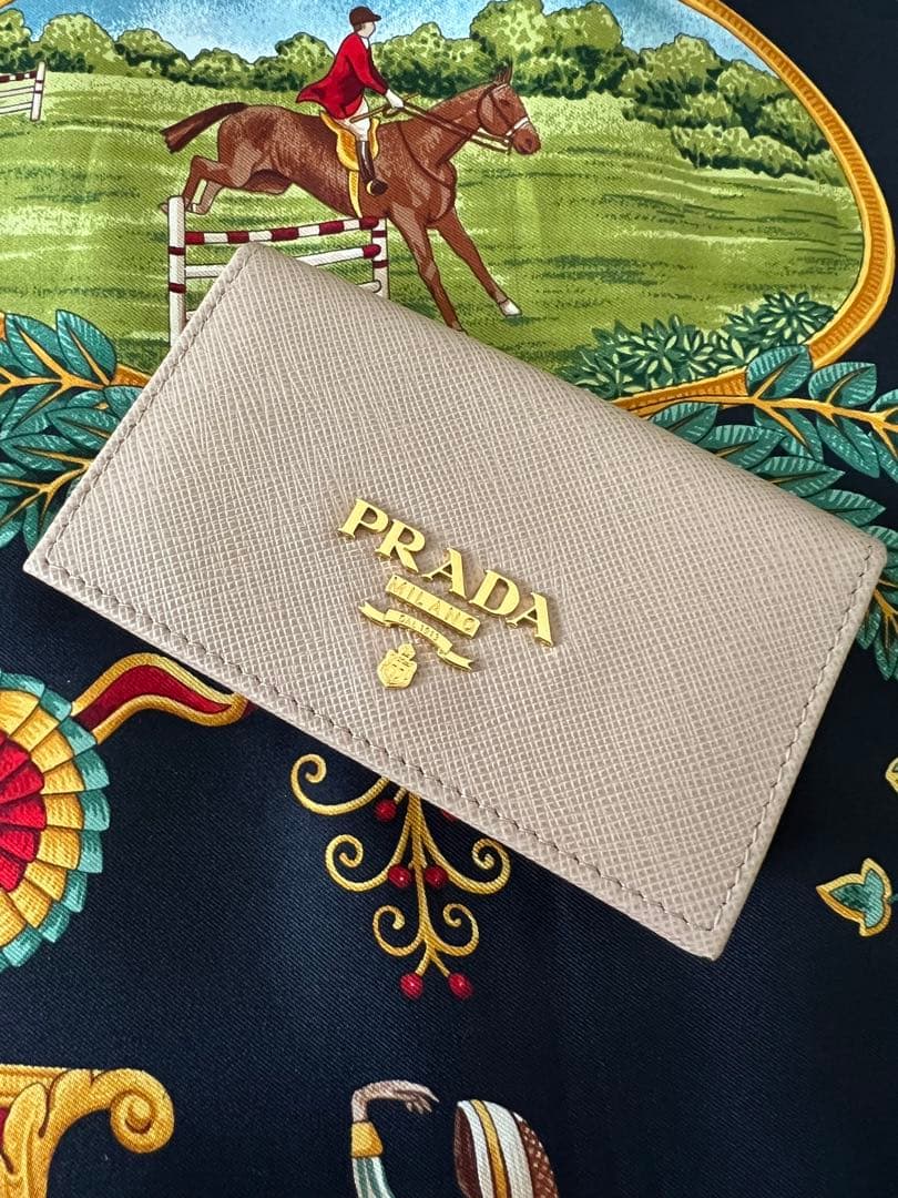 プラダ　PRADA☆名刺入れ　カードケース☆レザー☆新品同様品☆サフィアーノ 新品]PRADA ブラックレザー 名刺入れ プラダ サフィアーノ SAFFIANO