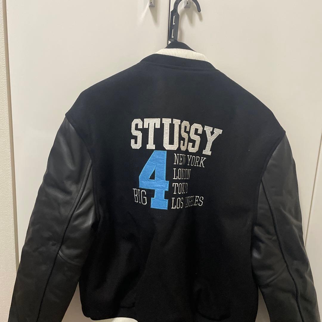 ステューシー　BIG4　スタジャン Mサイズ ブラック 大人気ストリートブランド【STUSSY/ステューシー】BIG4スタジャンをお