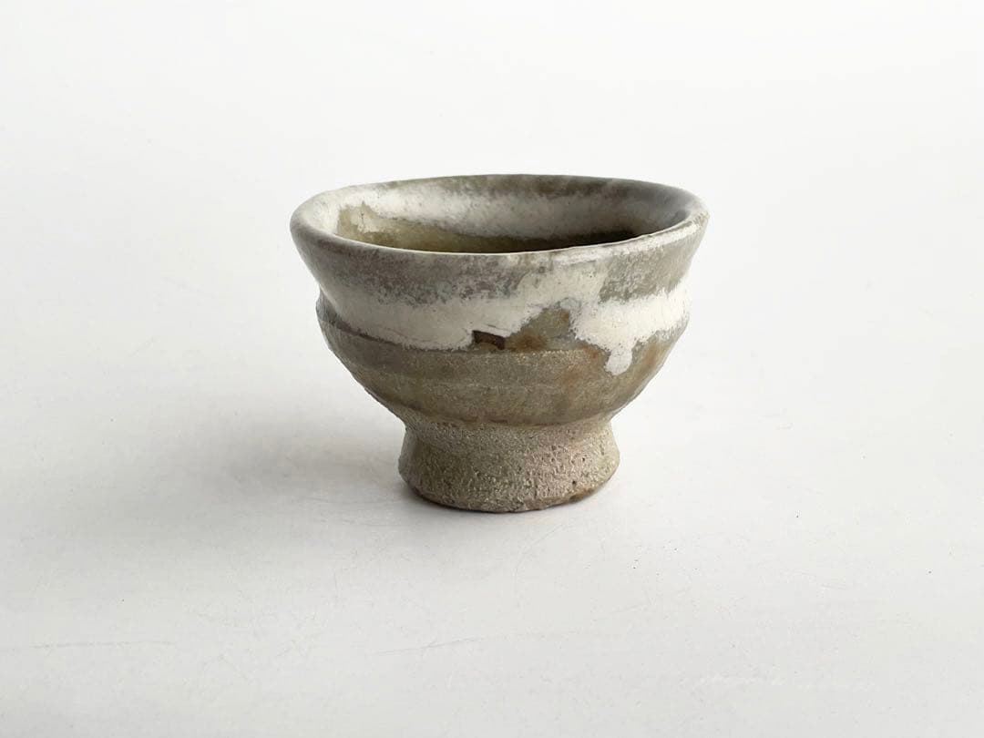 陶芸家　人間国宝　濱田庄司　浜田庄司　盃　ぐい呑　酒器　酒盃　共箱 Amazon.co.jp: 陶芸家 人間国宝 濱田庄司 浜田庄司 鉄絵 胴紐 盃