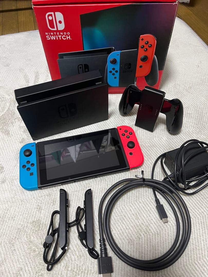 Nintendo Switch 本体 青/赤 付属品付き Nintendo Switch 青/赤 本体 + カセット2つ Amazon.co.jp: ロックマン