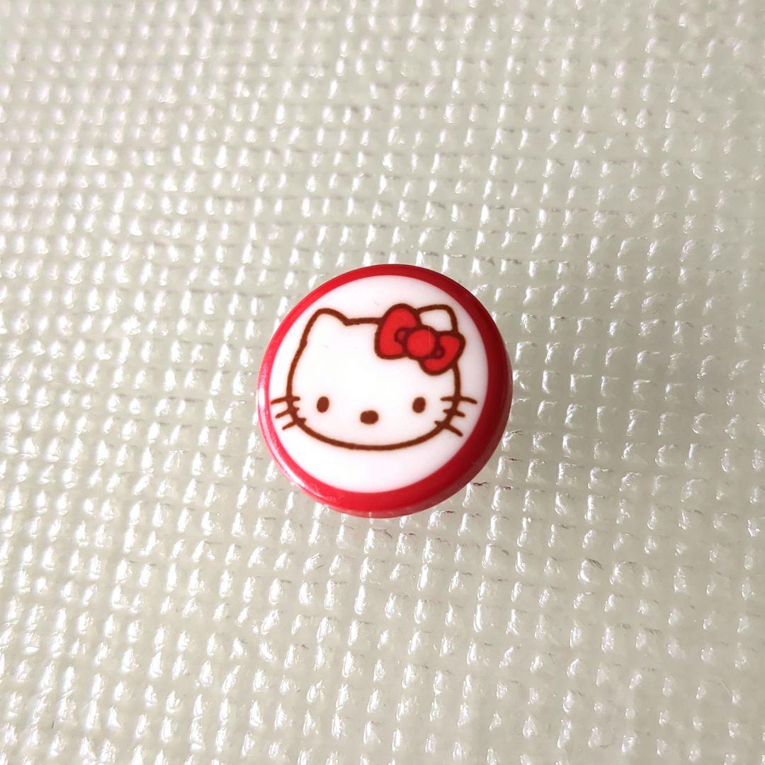 ハローキティ キティちゃん ボタン 4個 - メルカリ
