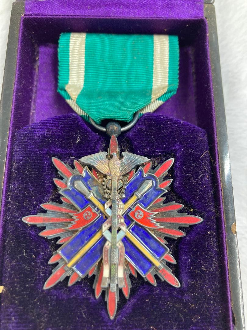 功四級金鵄勲章 大日本帝国 旧日本軍 陸軍 海軍 将校 勲章 功四級 『金鵄勲章』 ｜骨董品買取 緑和堂