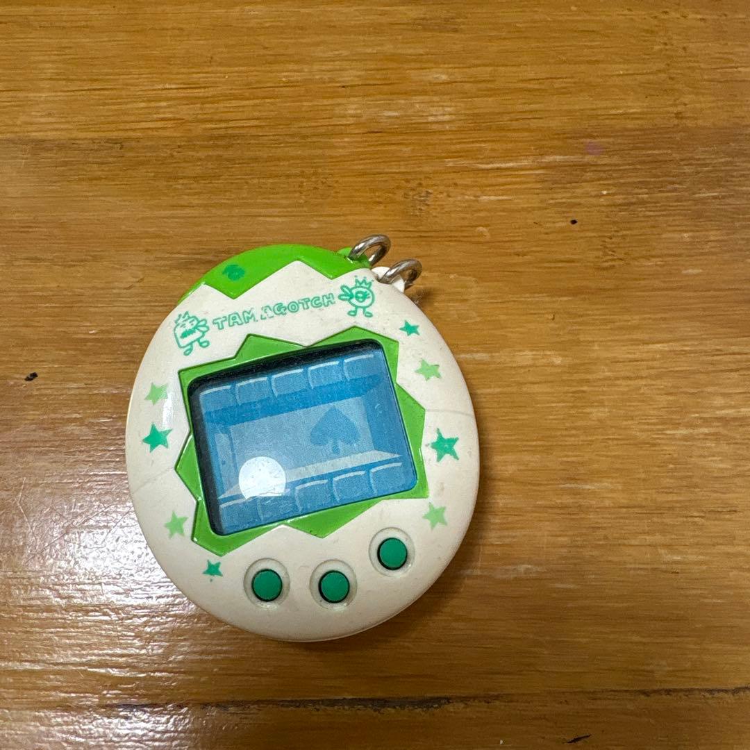 BANDAI たまごっち オスっち 1997年製 ホワイト/グリーン 緑 - メルカリ