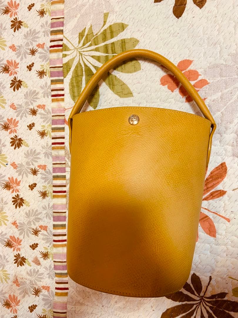 エピュレ バケットバッグ　黄色 LONGCHAMP（ロンシャン） 並行輸入 ショルダーバッグ エピュレ XS