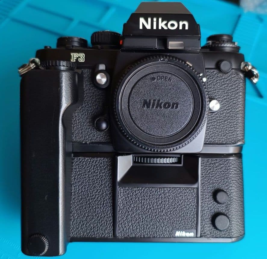 Nikon F3 アイレベル＋モータードライブMD−4 動作確認済 ニコン（Nikon） 【中古】Nikon F3 アイレベル + MD-4 モーター