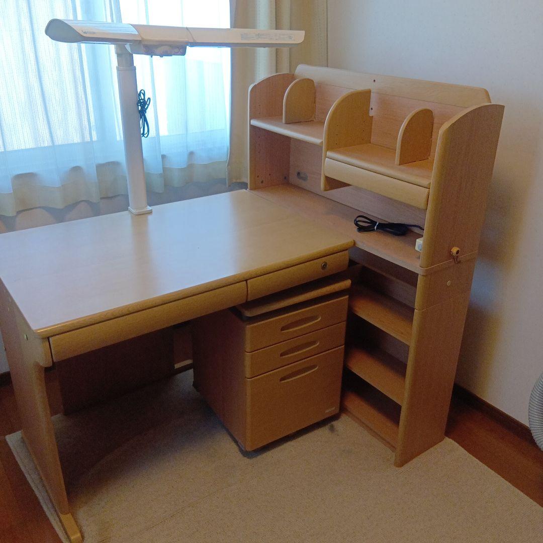 【Natsuko】ナチュラルデザインの学習机　コイズミ① Amazon.co.jp: コイズミファニテック: minimal