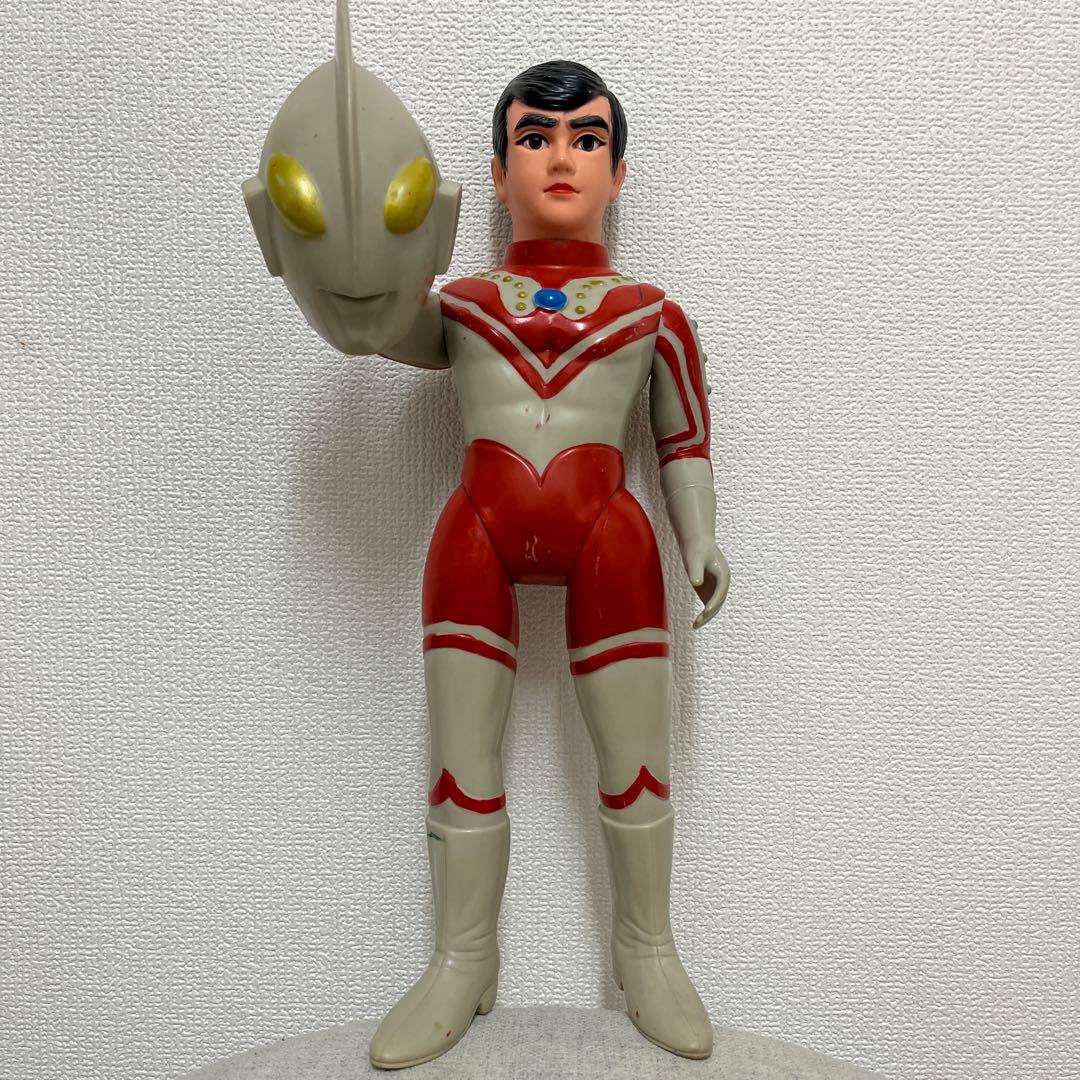 カ*ラ様 ウルトラマン 可動式フィギュア ヘルメット付き　ゾフィー　面取れ　ソフ ウルトラアクションフィギュア ゾフィー (キャラクタートイ) - ホビー