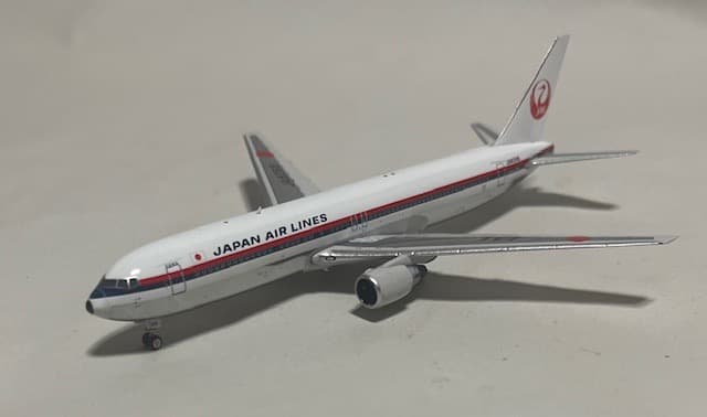 JAL B767-300ER JA8568 初代鶴丸 000000042656_KaNG1Ls.jpg