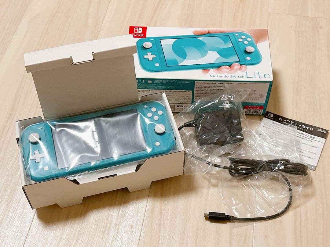 【超美品】Nintendo Switch Lite ターコイズ 本体 美品】Nintendo Switch Lite ターコイズ 本体