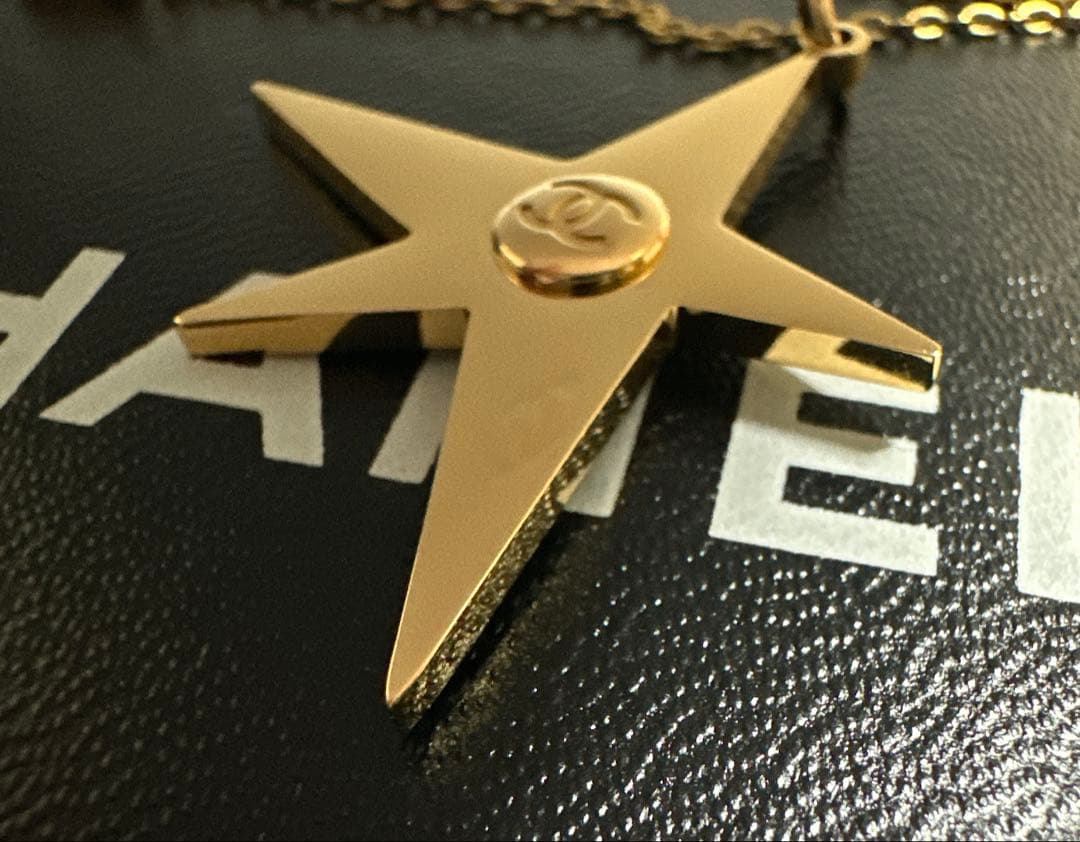 CHANEL シャネル ホリデー CCロゴ 星 チャーム ノベルティ - メルカリ