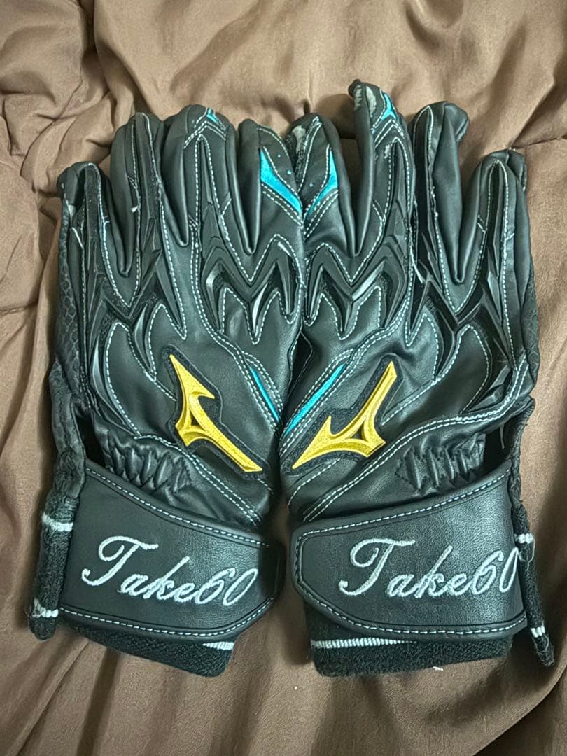 東京ヤクルトスワローズ 武岡 選手 実使用 バッティンググローブ 支給品 野球 武岡龍世 プロ初HR記念グッズ」の販売について | ニュース | 東京
