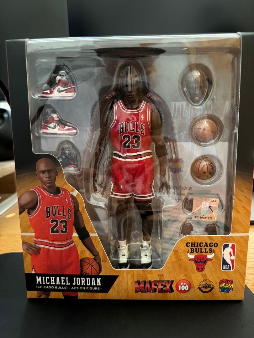 マフェックス No.100 MAFEX Michael Jordan マフェックス No.100 MAFEX Michael Jordan(Chicago Bulls)[メディコム