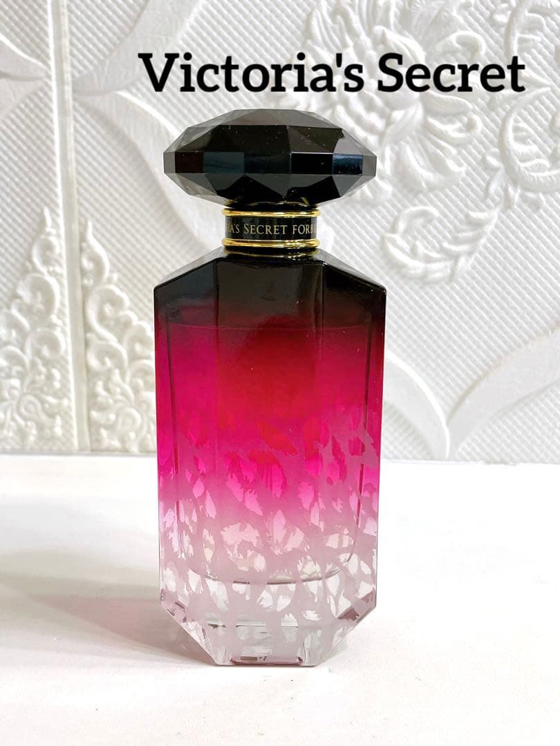 ヴィクトリアシークレット　FORBIDDEN 100ml VICTORIA'S SECRET FORBIDDEN BERRIES FRAGRANCE MIST BODY SPRAY 8.4