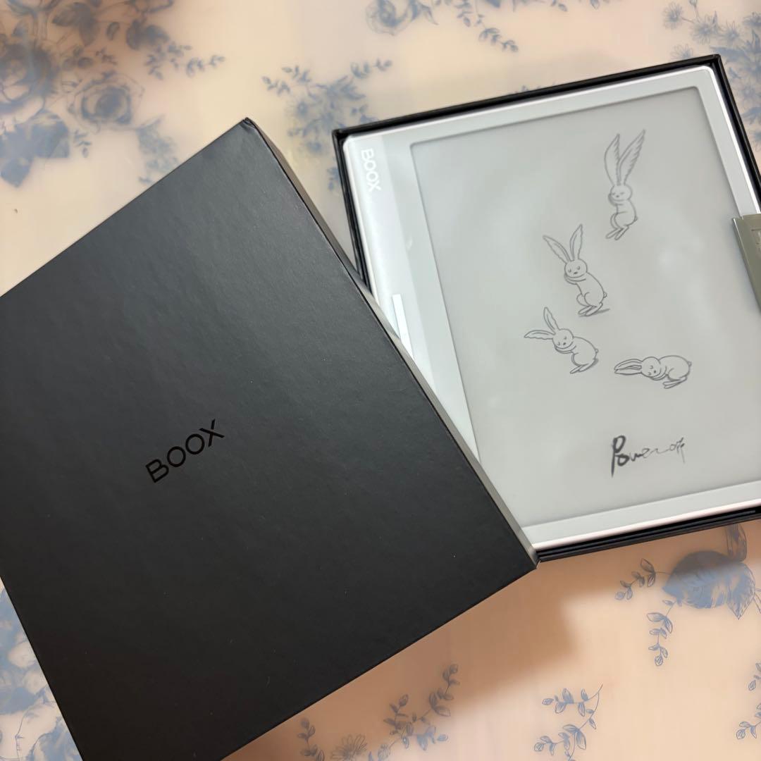 BOOX Leaf 7インチ E Inkタブレット【販売期間:11月18日まで】 ディスプレイに電子ペーパーであるEInkを採用しているBOOXシリーズから