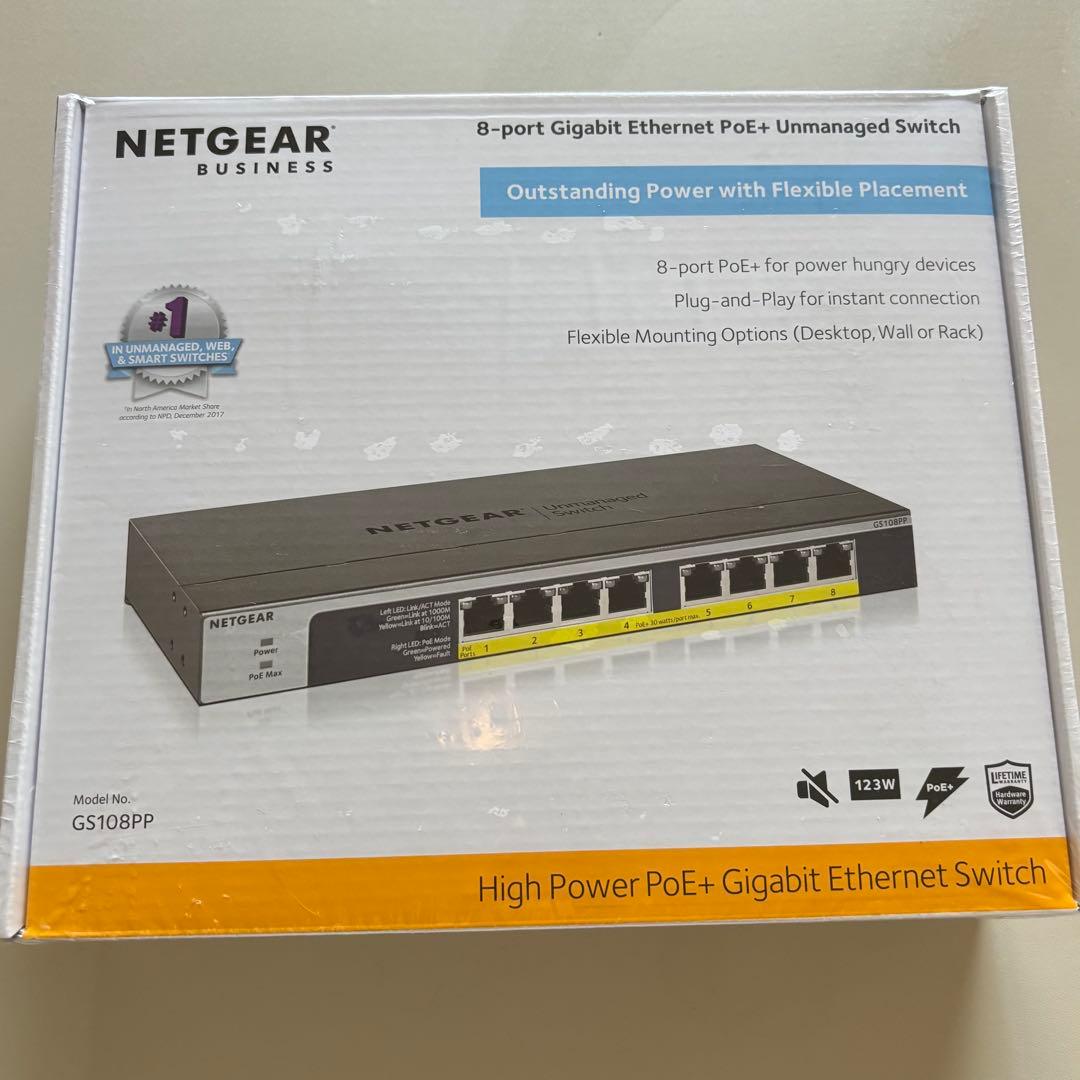 NETGEAR GS108PP 8ポートPoE+(123W)アンマネージスイッチ GS108PP-100AJS ― PoE+対応 (123W) ギガビット8ポート アンマネージ